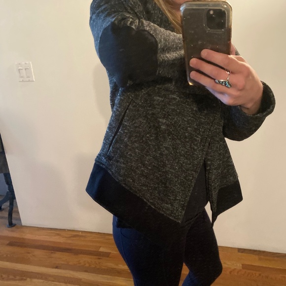 Charcoal Gray Fleece Moto sweatshirt shacket w/ black elbow patches & waistband - Picture 6 of 16